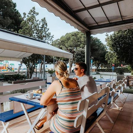 Hotel Villa Franca Lignano Sabbiadoro Eksteriør billede