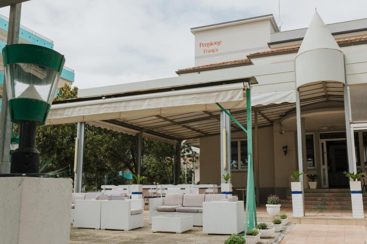 Hotel Villa Franca Lignano Sabbiadoro Eksteriør billede