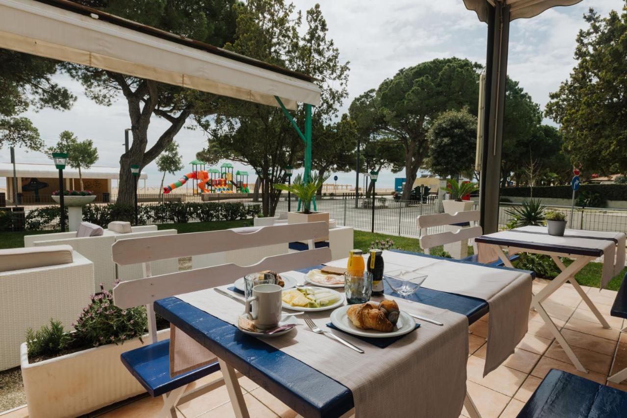Hotel Villa Franca Lignano Sabbiadoro Eksteriør billede