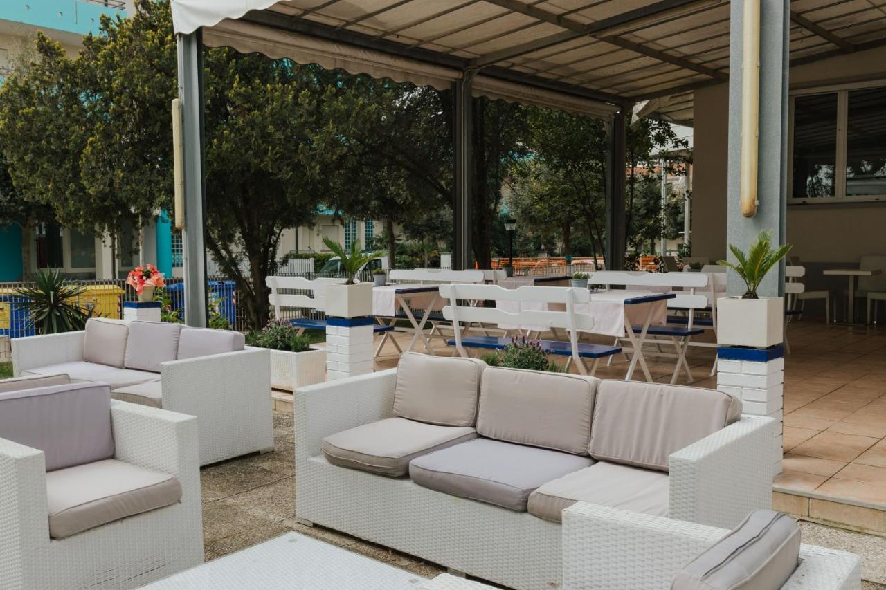 Hotel Villa Franca Lignano Sabbiadoro Eksteriør billede