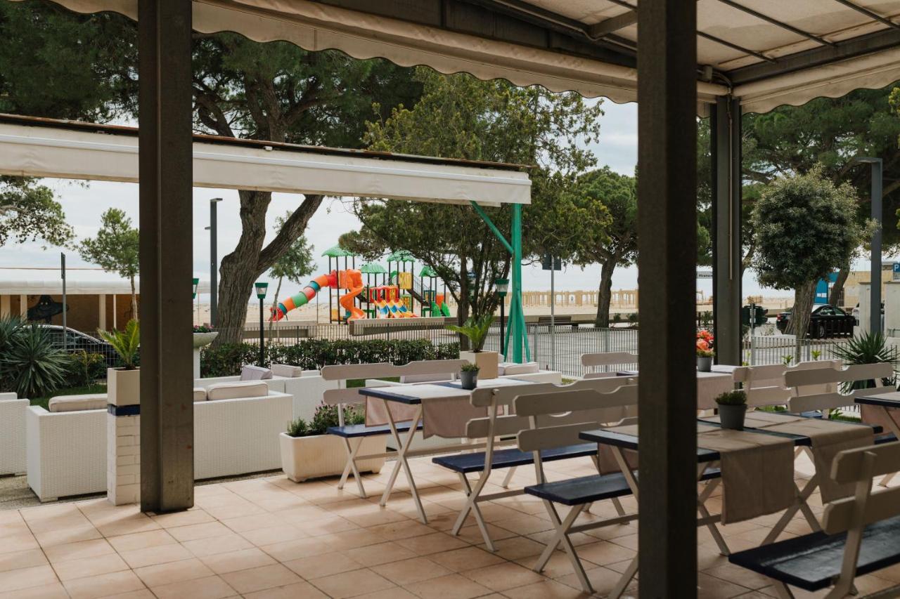 Hotel Villa Franca Lignano Sabbiadoro Eksteriør billede