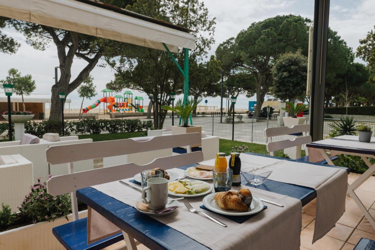 Hotel Villa Franca Lignano Sabbiadoro Eksteriør billede