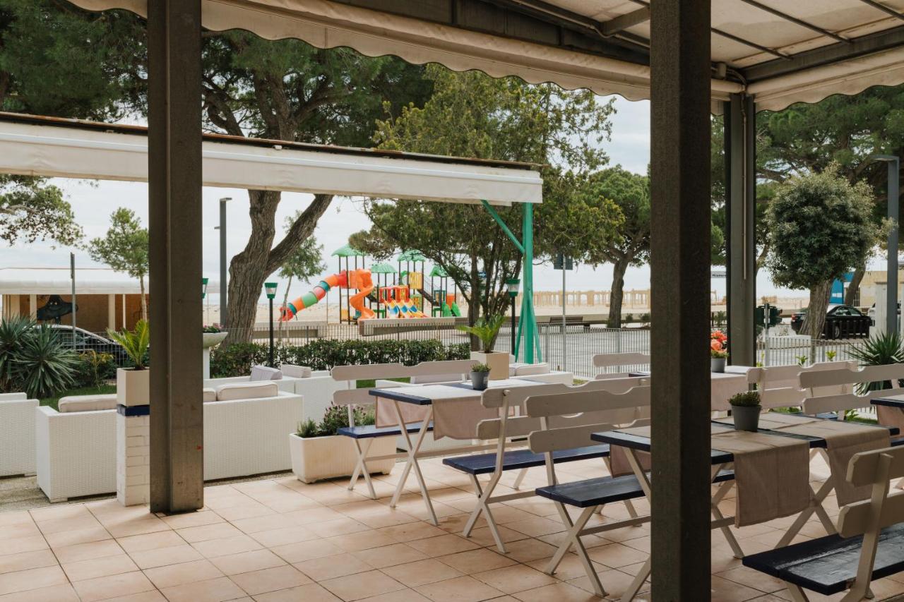 Hotel Villa Franca Lignano Sabbiadoro Eksteriør billede