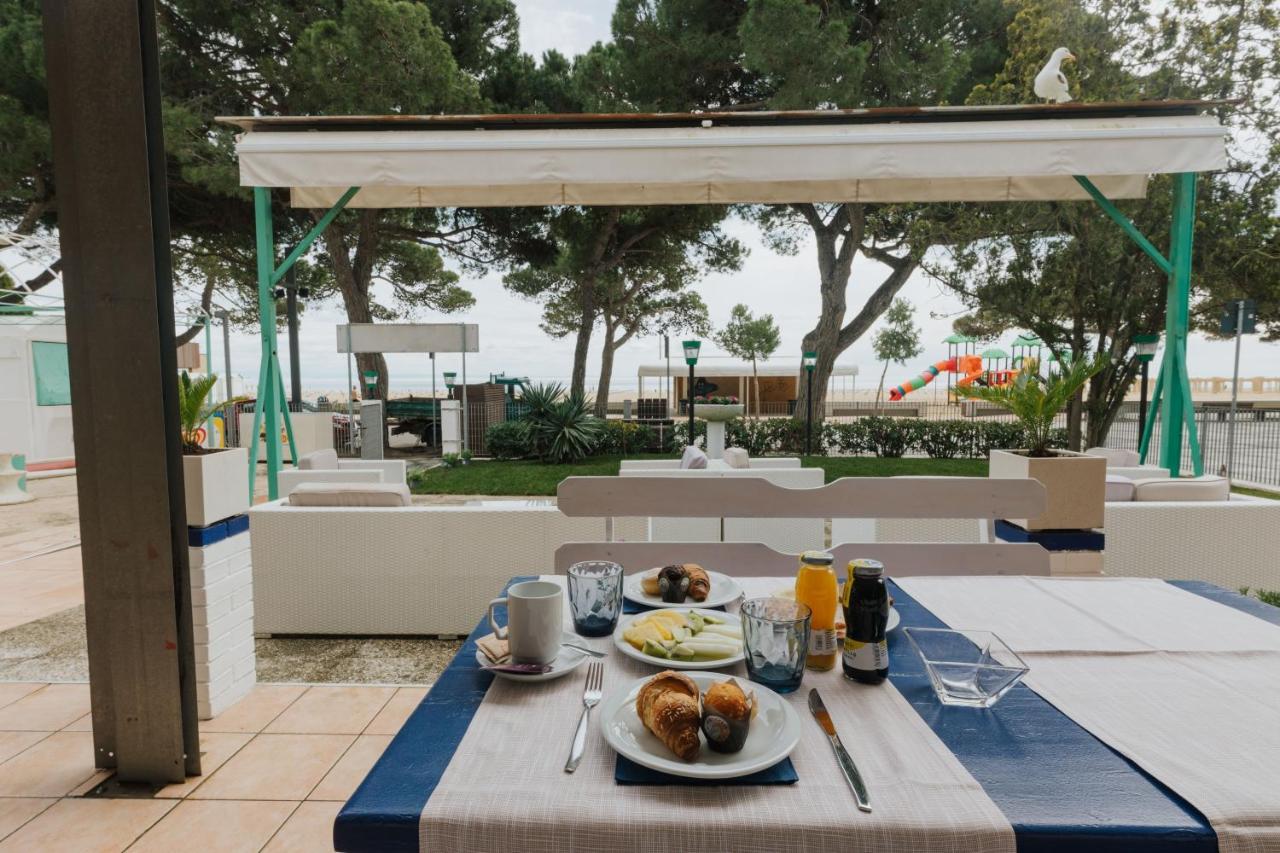 Hotel Villa Franca Lignano Sabbiadoro Eksteriør billede