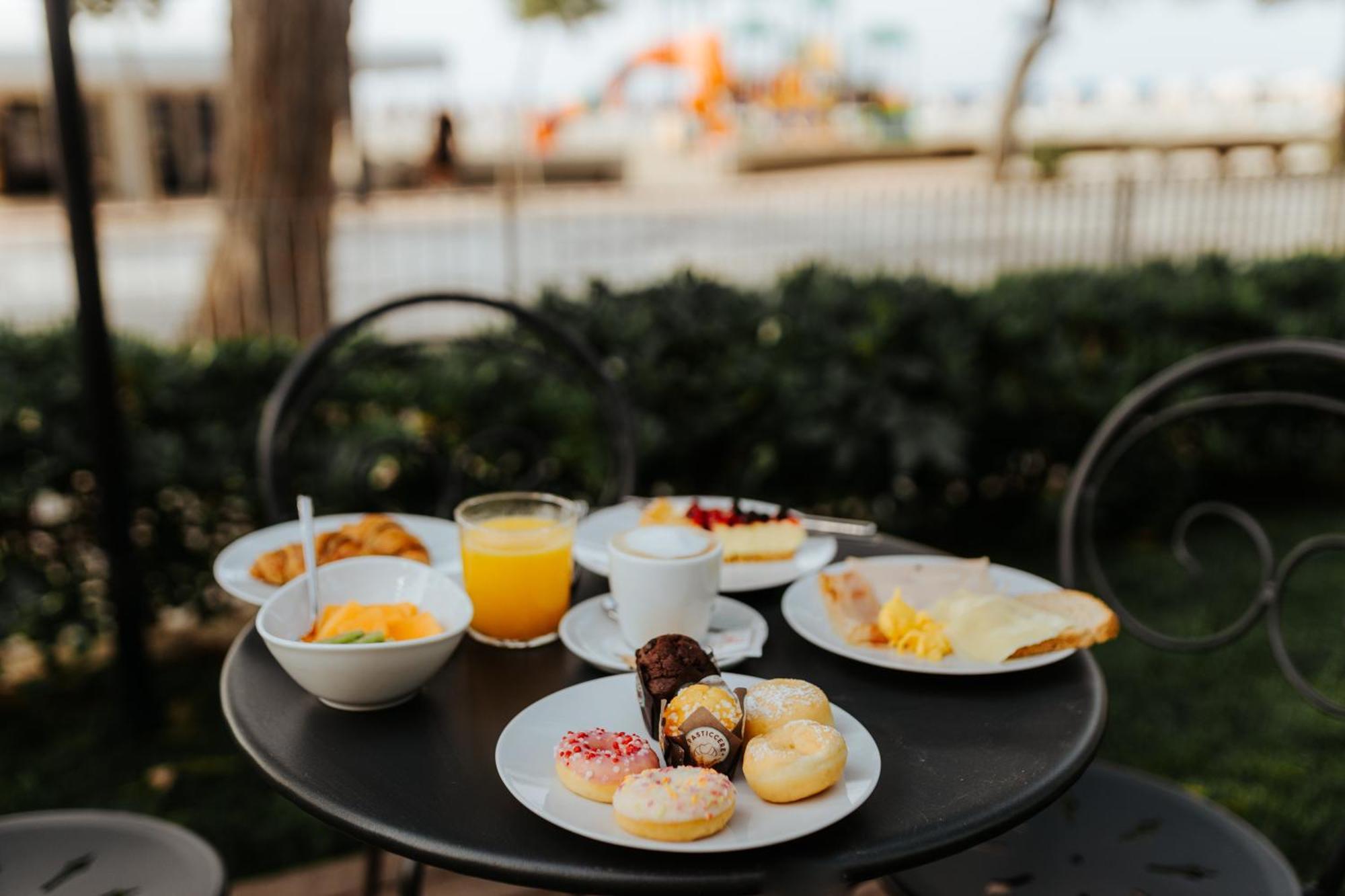 Hotel Villa Franca Lignano Sabbiadoro Eksteriør billede